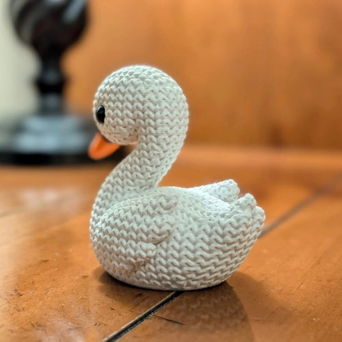 Swan figure for bombonieres new with crosset texture