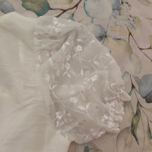 Landhaus white embroidered crop top