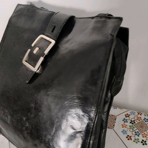 Leather vintage shoulder bag like new, black