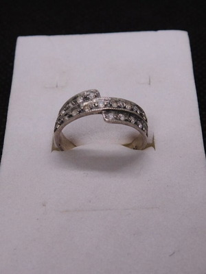 925 Silver Ring with Zircon Stones