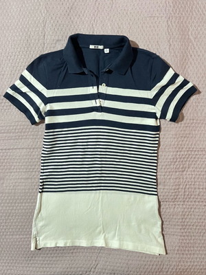 T-shirt polo Uniqlo μεταχειρισμένο, άσπρο με μπλε ρίγες, μέγεθος XS-S