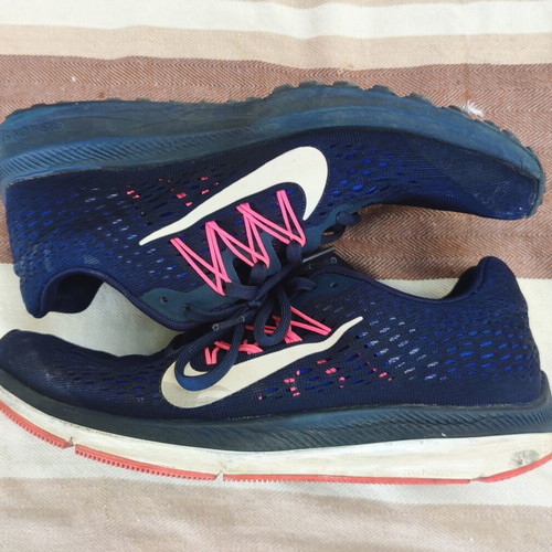 Nike Air Zoom Winflo 5 running shoes size 40 used, blue and pink