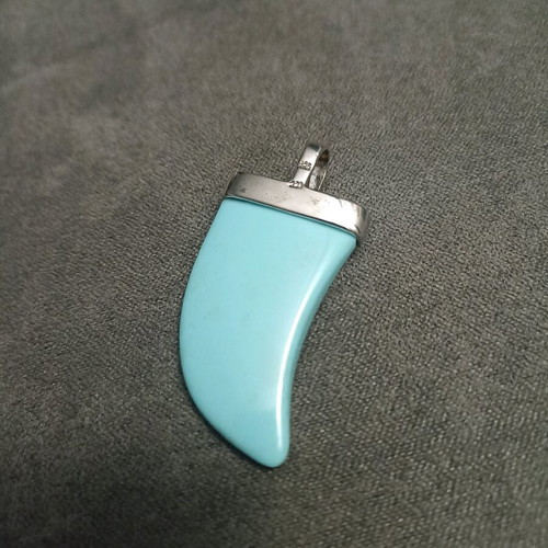 Silver pendant necklace like new