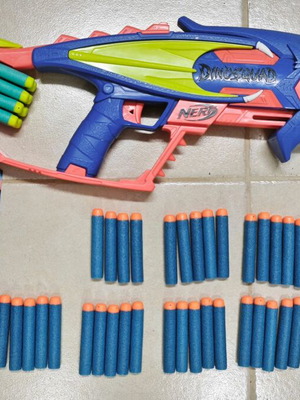 Nerf DinoSquad Terrodak Blaster like new with 50 darts