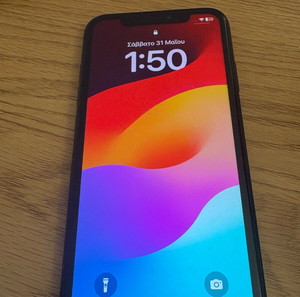 iPhone 11 64 gb μαζί και με θήκη