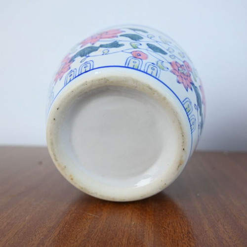 Chinese porcelain flowerpot used with lotus flower design