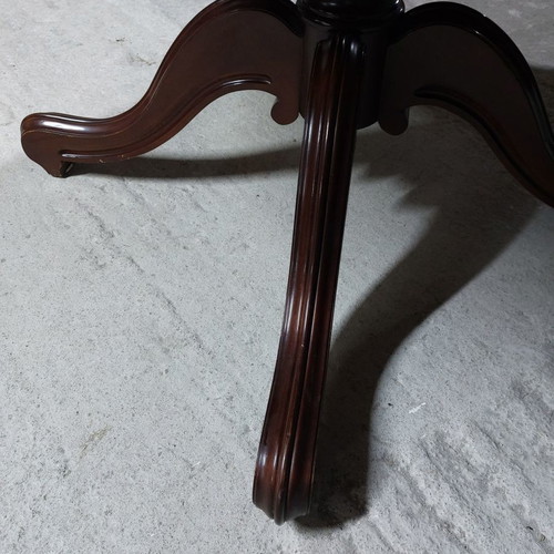Round table used, mahogany wood, 1.20 m diameter with 2 extensions