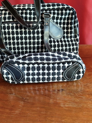 Estée Lauder bag with purse new, black and white