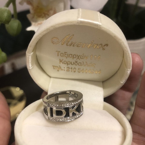 DKNY ring new, gray