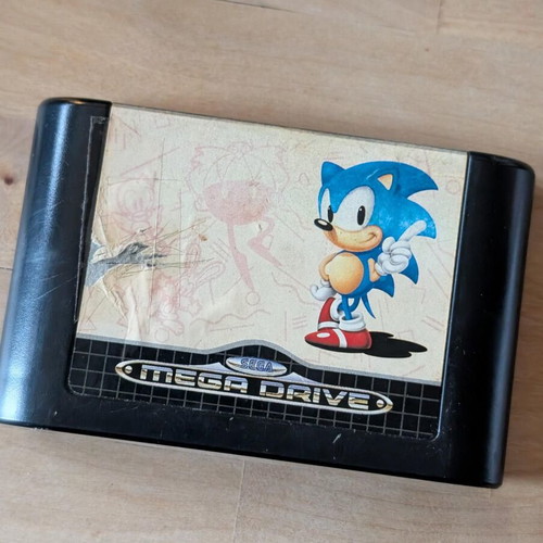 Sonic the Hedgehog Sega Mega Drive used with box and cartridge