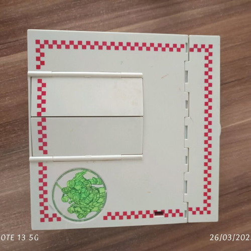 Ninja Turtles pizza place used with 3 figures