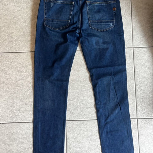 Men's shirts and jeans like new, sizes L-XL and EUR 40-42, branded