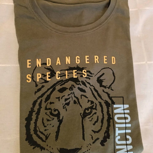 T-shirts used pack of 3 for boys 12-14 years, pink and green colors