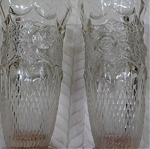 2 κρυστάλλινα   βάζα άριστης κατάστασης 27cm,  Crustal vases for flowers. Πωλούνται και μεμονομένα.