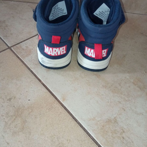 Marvel boys' blue boot size 25 like new