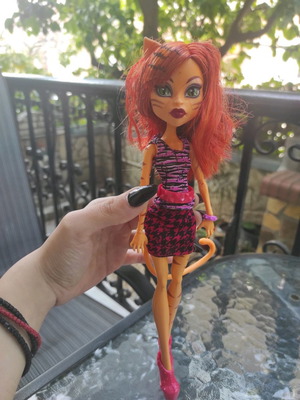 Monster High collectible dolls used, set of 4