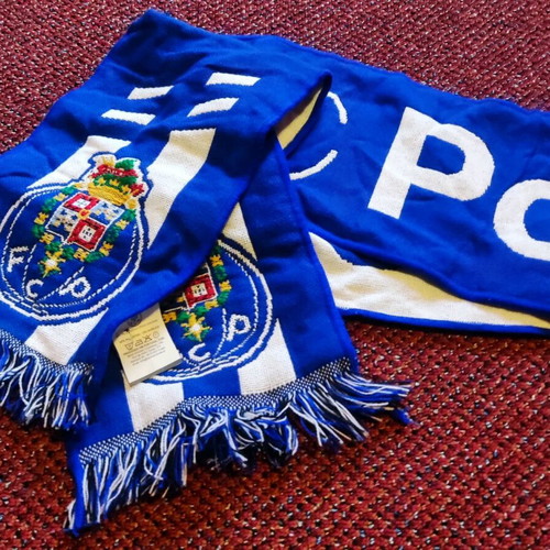 Porto collectible scarf like new, official