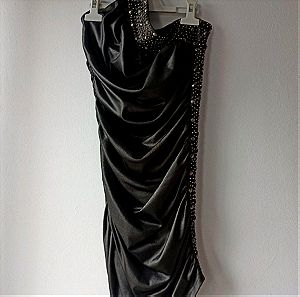 Κολακευτικό εφαρμοστό φόρεμα με ένα μανίκι