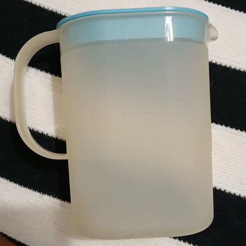 Tupperware small jug with lid used
