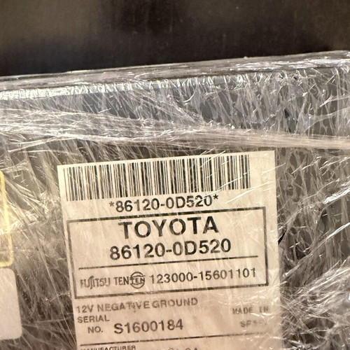 Toyota Yaris radio CD player, genuine, almost new