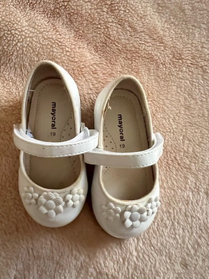 Mayoral baby shoes size 19 like new