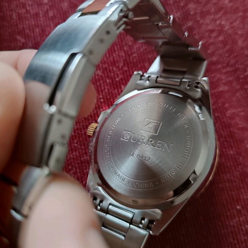Curren Quartz 8412 wristwatch with bracelet