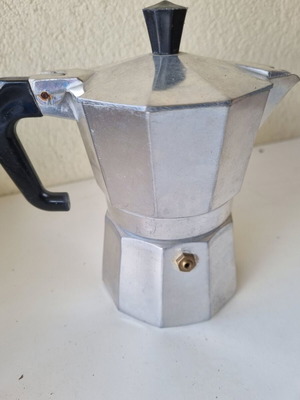 Aluminum stovetop espresso coffee maker moka pot