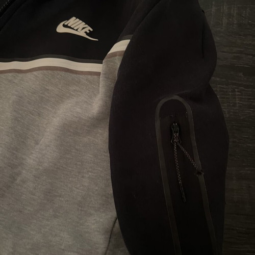 Nike Tech jacket like new, black and grey
