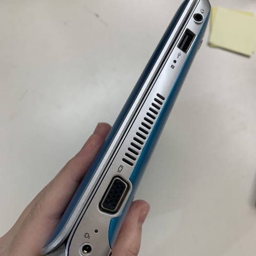 HP Mini Laptop 210-2100 used with charger and protective case