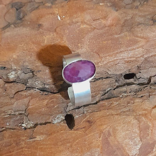 Handmade 925 silver ring with semi-precious stone and opening shank new