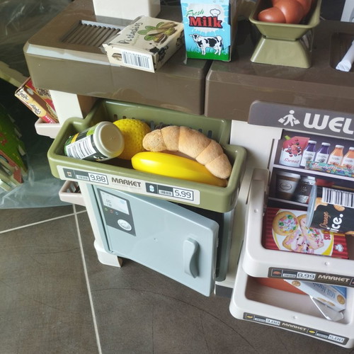 Supermarket toy used with scanner sound and accessories