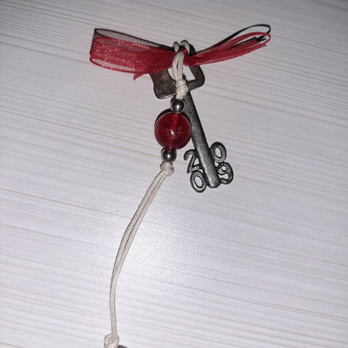 Vintage good luck charm 2009 like new