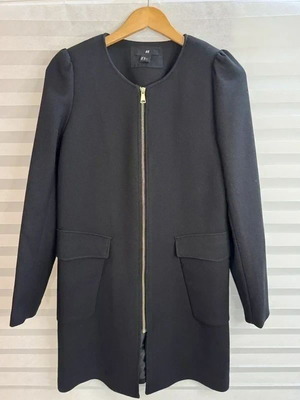 H&M Black Coat-Blazer Like New with Gold Zipper