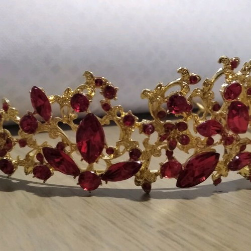 Tiara new gold metal with red stones