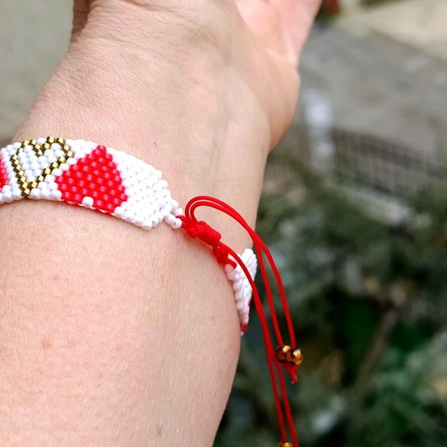Handmade bracelet with heart beads Miyuki and macrame made to order