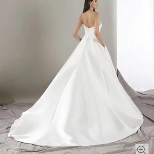 Pronovias wedding dress like new, size 42, mikado fabric, white