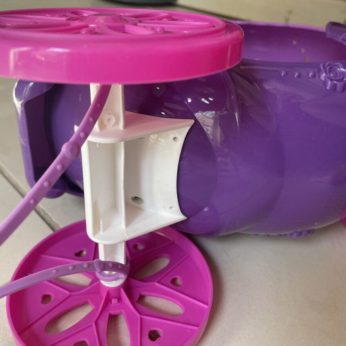 Horse with carriage toy like new, Barbie style