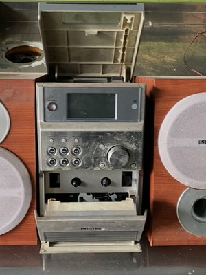 Phillips stereo system used, MP3 micro-hifi system
