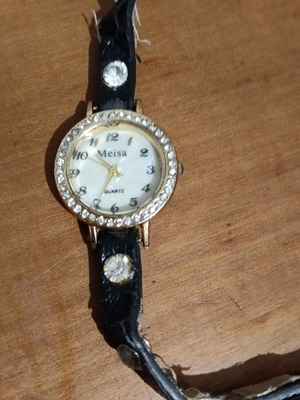 Women's watch with leather strap and bow used, black and gold