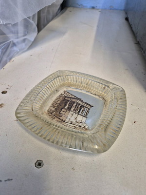 Glass ashtray like new