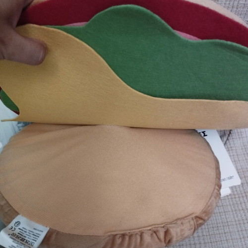 Decorative pillow like new, assembly with scratch, ideal for kids' room