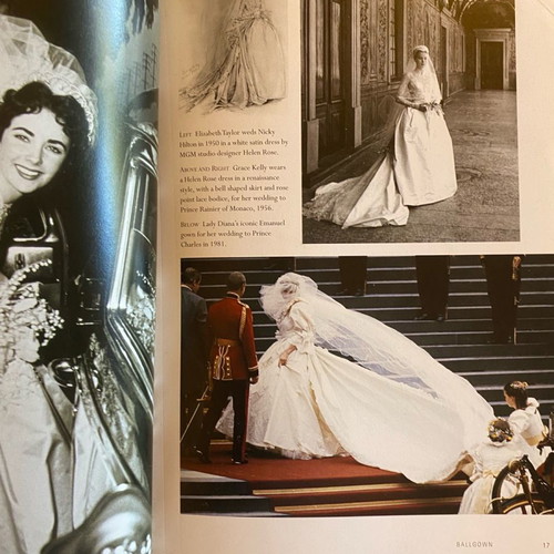 The Wedding Dress, a sourcebook book like new