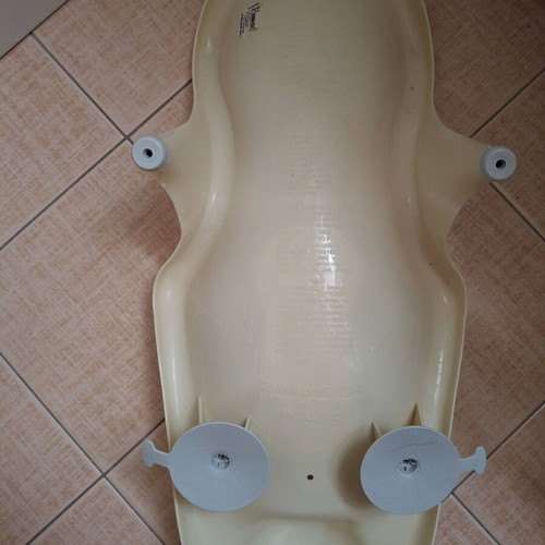Maltex baby bath tub like new with drainage and accessories
