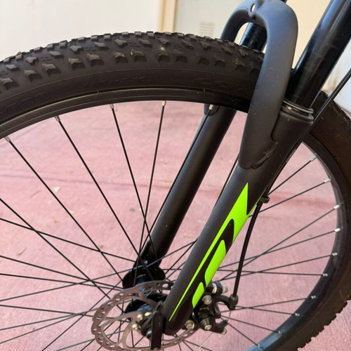MBM Loop Disc 29 Inch Mountain Bike like new, Shimano components