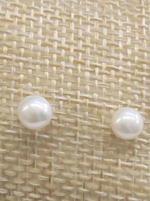 Earrings made of steel with natural pearls new, white