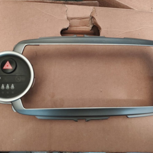 Toyota Yaris XP13 Radio CD with USB port like new, model 86120-0D640