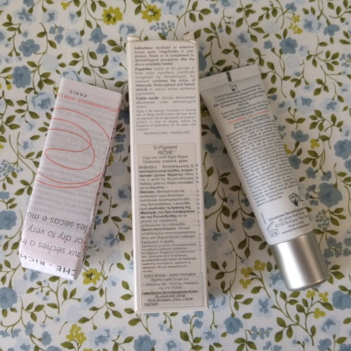 Avène D-Pigment Face Cream with Cera di Cupra Hand Cream Gift