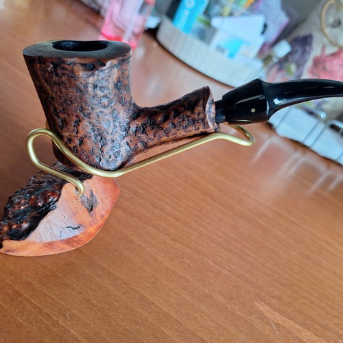 Pipe holder stand like new, reiki and metal