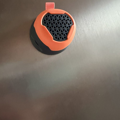 Magnetic waterproof Bluetooth speaker like new