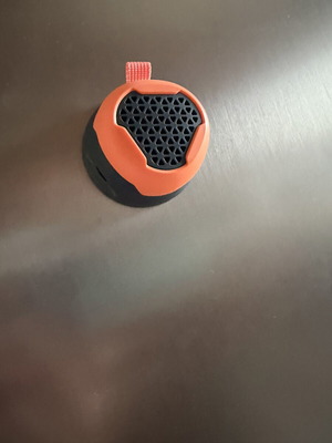 Magnetic waterproof Bluetooth speaker like new